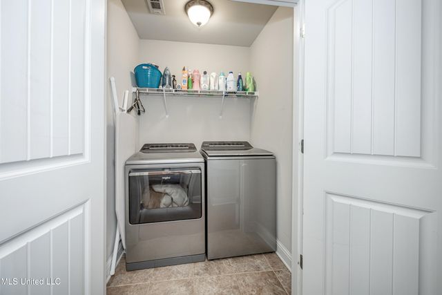 16 Sweetgrass Lane, Ocean Springs, MS 39564