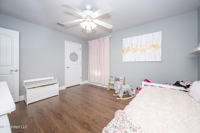 16 Sweetgrass Lane, Ocean Springs, MS 39564