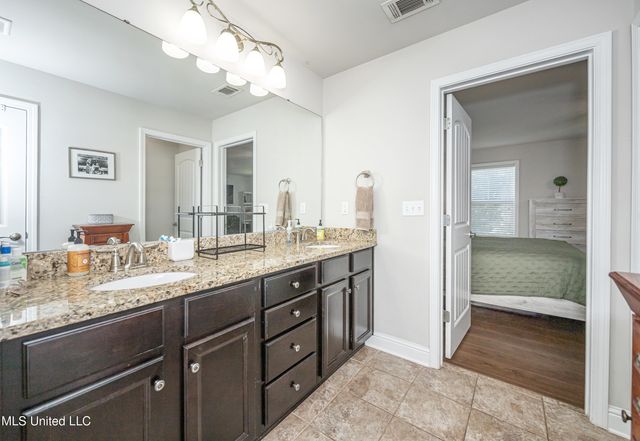 16 Sweetgrass Lane, Ocean Springs, MS 39564