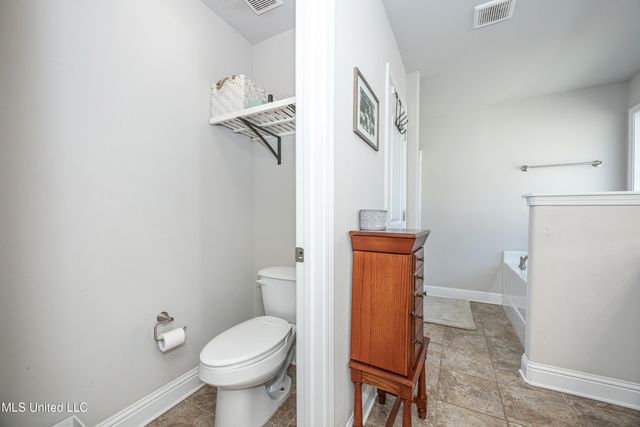 16 Sweetgrass Lane, Ocean Springs, MS 39564