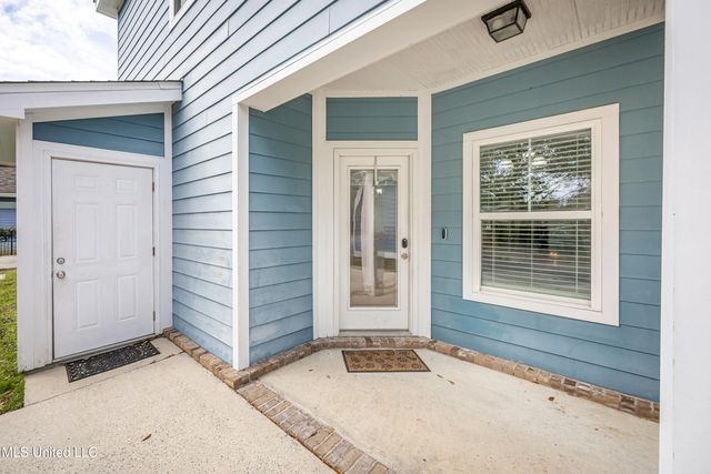 16 Sweetgrass Lane, Ocean Springs, MS 39564