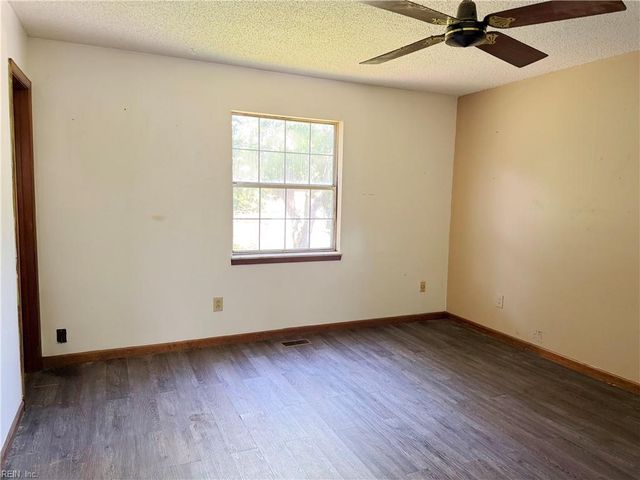 1013 Daniel Maloney DR, Virginia Beach, VA 23464