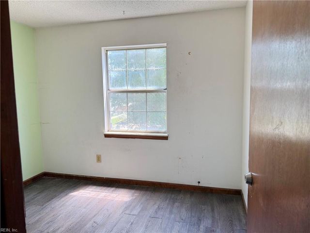 1013 Daniel Maloney DR, Virginia Beach, VA 23464