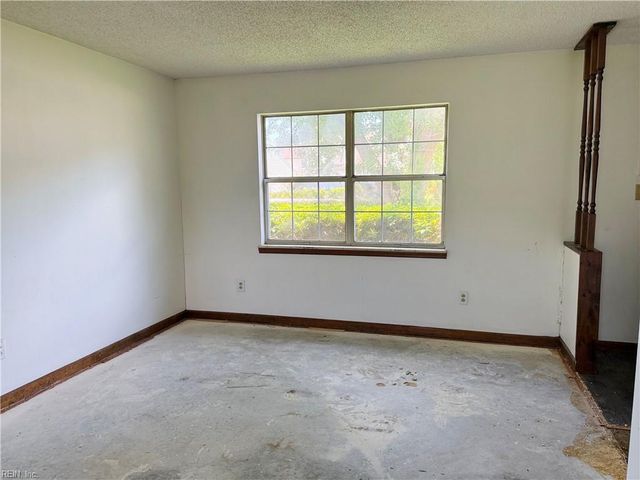 1013 Daniel Maloney DR, Virginia Beach, VA 23464