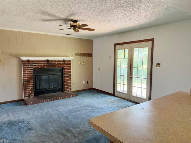 1013 Daniel Maloney DR, Virginia Beach, VA 23464