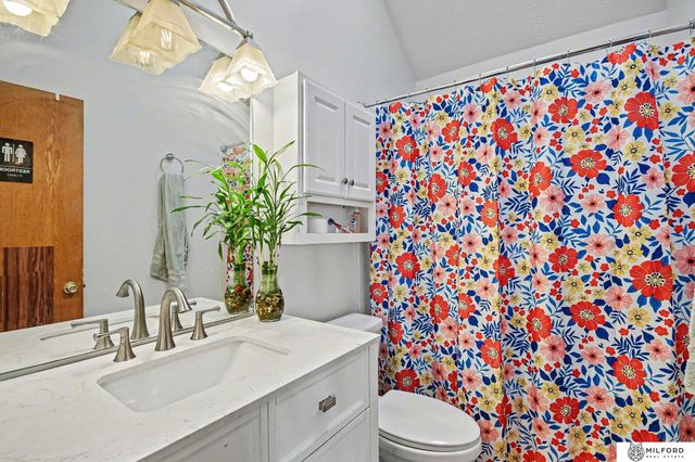 8202 Tucker Street, Omaha, NE 68122