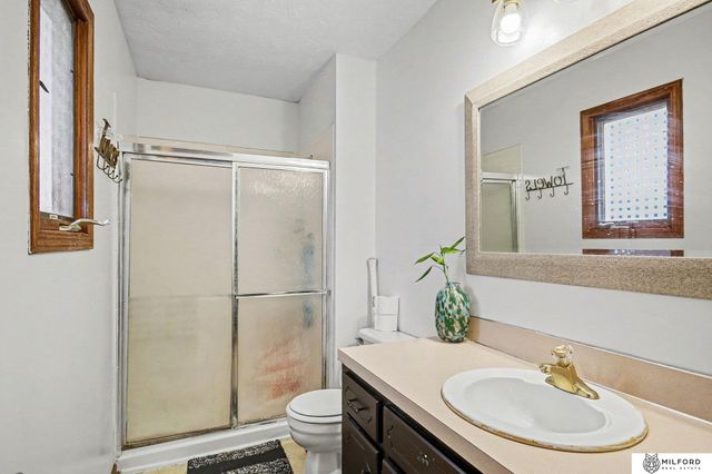 8202 Tucker Street, Omaha, NE 68122