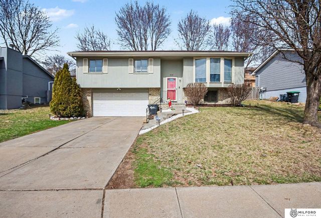 8202 Tucker Street, Omaha, NE 68122