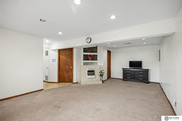 8202 Tucker Street, Omaha, NE 68122