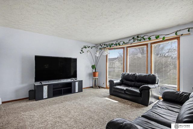 8202 Tucker Street, Omaha, NE 68122