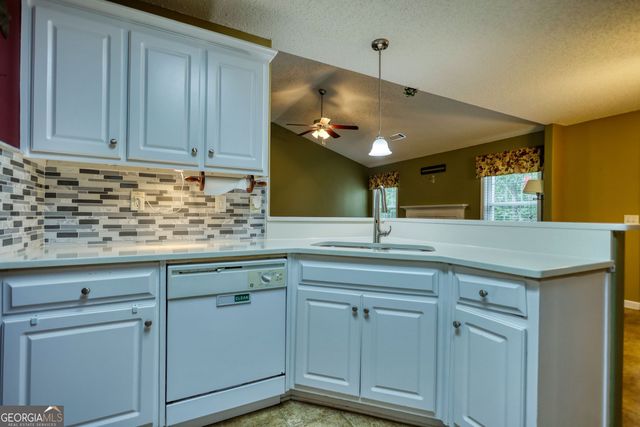 1127 Bradford Park Drive, Auburn, GA 30011