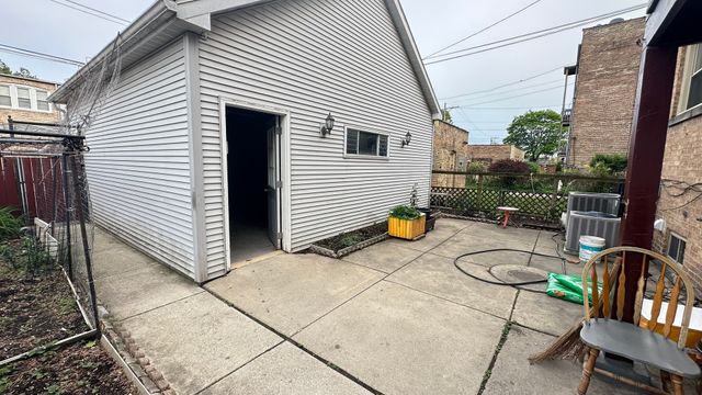 5717 N Saint Louis Avenue 2, Chicago, IL 60659