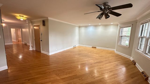 5717 N Saint Louis Avenue 2, Chicago, IL 60659