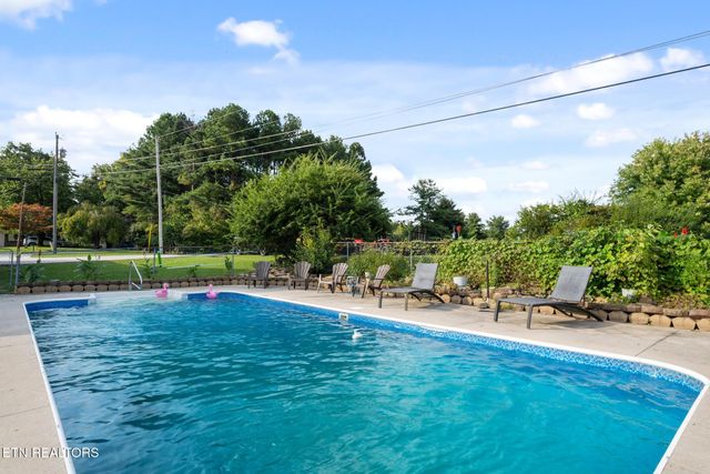 273 Washington Street St, Crossville, TN 38572