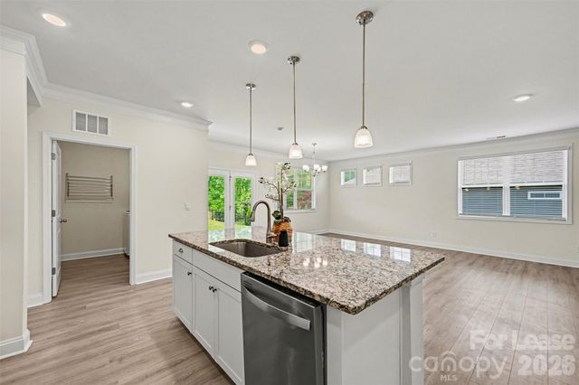 141 Hanks Bluff Drive, Mooresville, NC 28117