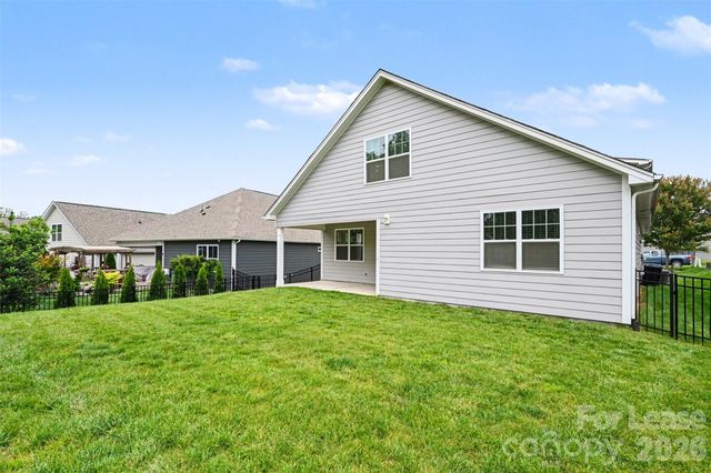 141 Hanks Bluff Drive, Mooresville, NC 28117