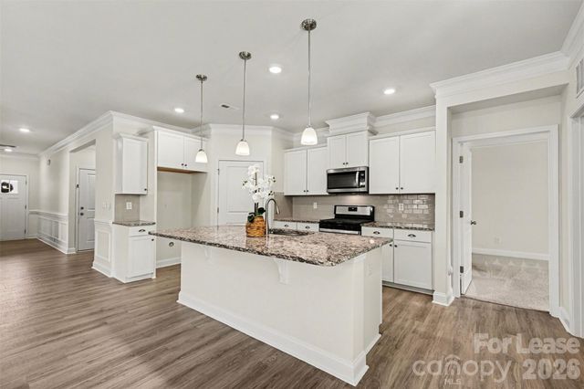 141 Hanks Bluff Drive, Mooresville, NC 28117