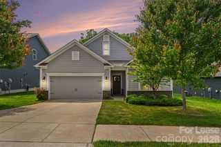 141 Hanks Bluff Drive, Mooresville, NC 28117