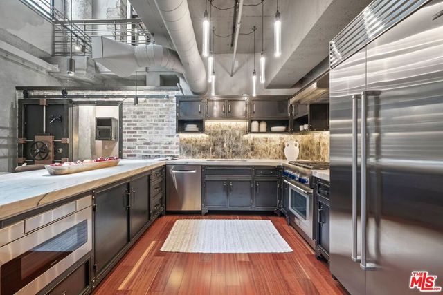 1100 S 11th Avenue A005, Los Angeles, CA 90015