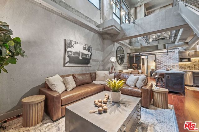 1100 S 11th Avenue A005, Los Angeles, CA 90015