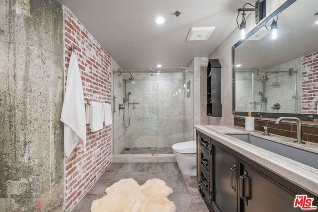 1100 S 11th Avenue A005, Los Angeles, CA 90015