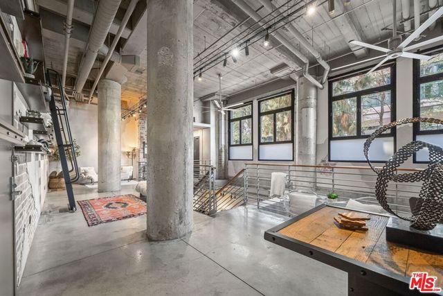 1100 S 11th Avenue A005, Los Angeles, CA 90015