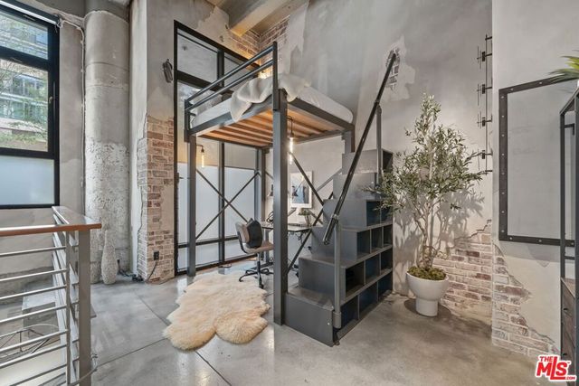 1100 S 11th Avenue A005, Los Angeles, CA 90015