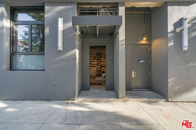 1100 S 11th Avenue A005, Los Angeles, CA 90015