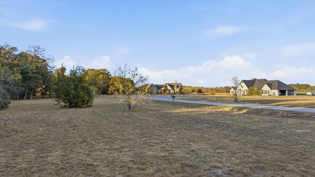 417 Acorn Trail, Granbury, TX 76049