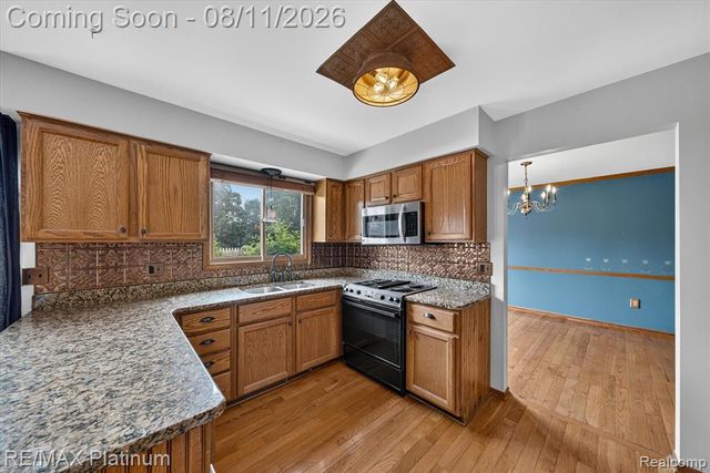 7892 Birkenstock Drive, Brighton, MI 48114