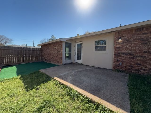 8917 Vernon Drive, Rowlett, TX 75088