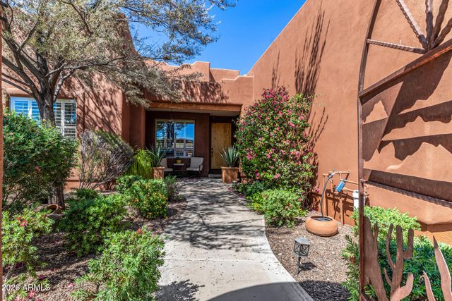 2324 E LA VERNA Way, Phoenix, AZ 85086