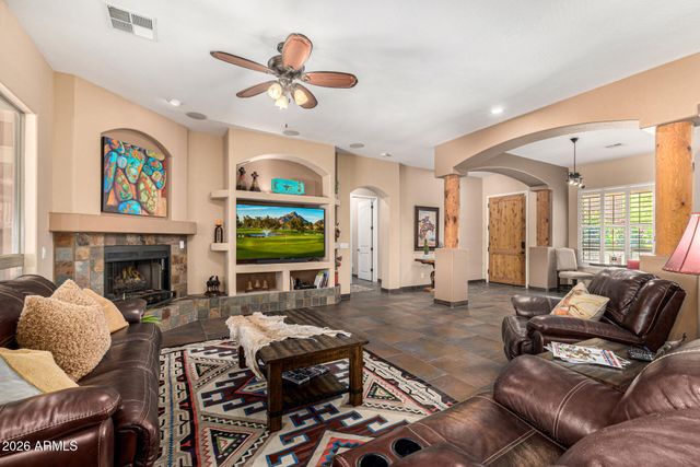 2324 E LA VERNA Way, Phoenix, AZ 85086