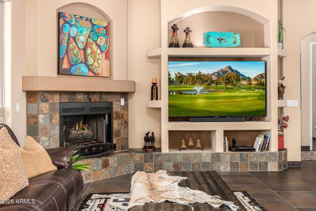 2324 E LA VERNA Way, Phoenix, AZ 85086