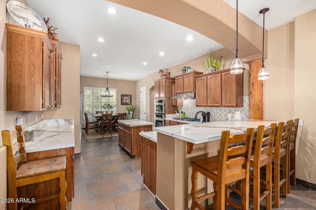 2324 E LA VERNA Way, Phoenix, AZ 85086