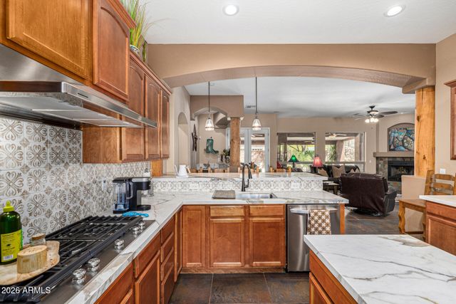 2324 E LA VERNA Way, Phoenix, AZ 85086