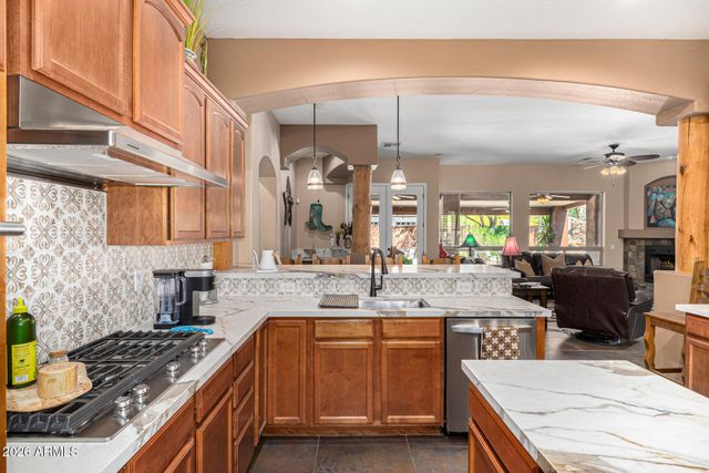 2324 E LA VERNA Way, Phoenix, AZ 85086