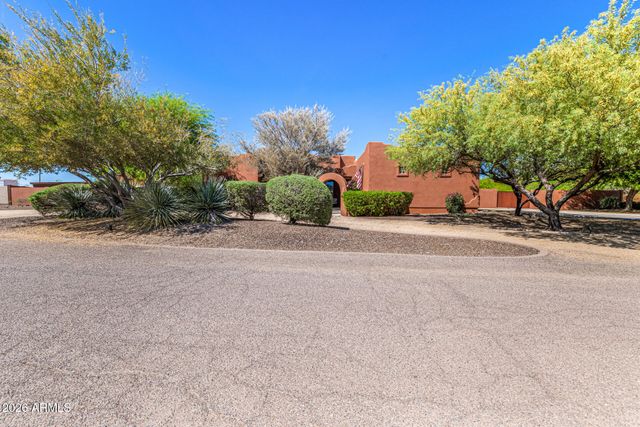 2324 E LA VERNA Way, Phoenix, AZ 85086