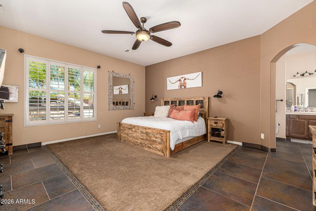 2324 E LA VERNA Way, Phoenix, AZ 85086