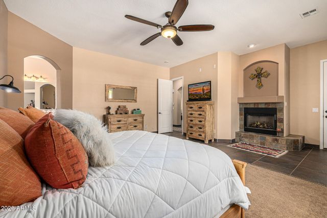 2324 E LA VERNA Way, Phoenix, AZ 85086