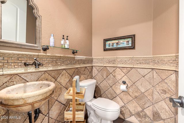 2324 E LA VERNA Way, Phoenix, AZ 85086