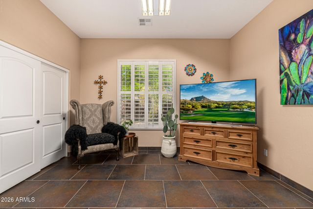 2324 E LA VERNA Way, Phoenix, AZ 85086