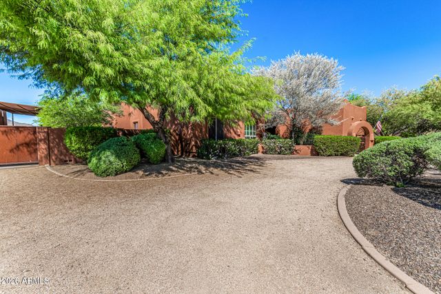 2324 E LA VERNA Way, Phoenix, AZ 85086