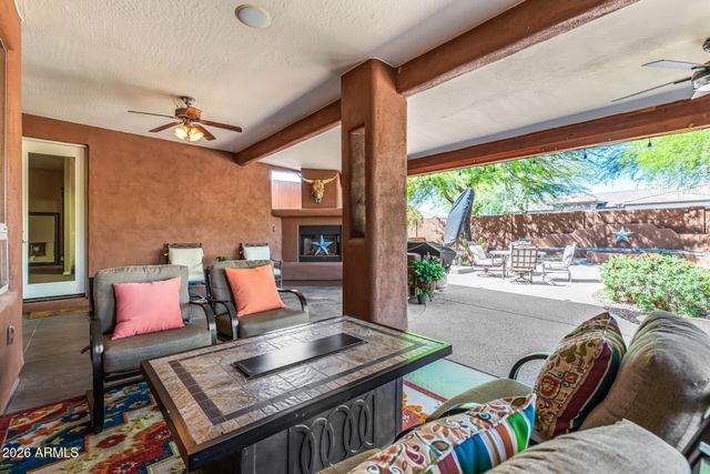 2324 E LA VERNA Way, Phoenix, AZ 85086