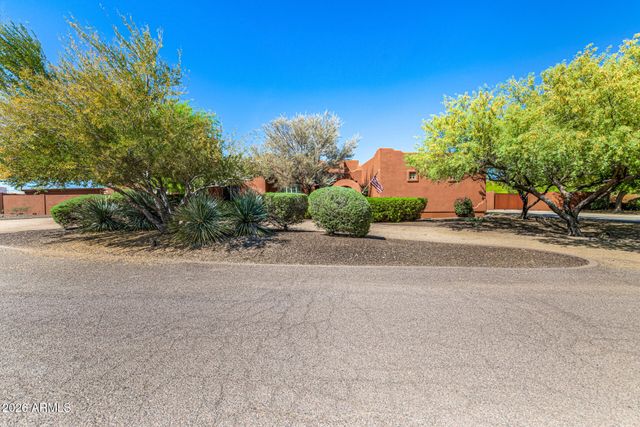 2324 E LA VERNA Way, Phoenix, AZ 85086