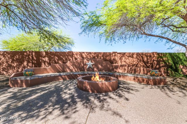 2324 E LA VERNA Way, Phoenix, AZ 85086