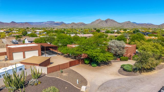 2324 E LA VERNA Way, Phoenix, AZ 85086