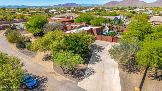 2324 E LA VERNA Way, Phoenix, AZ 85086