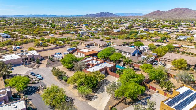 2324 E LA VERNA Way, Phoenix, AZ 85086