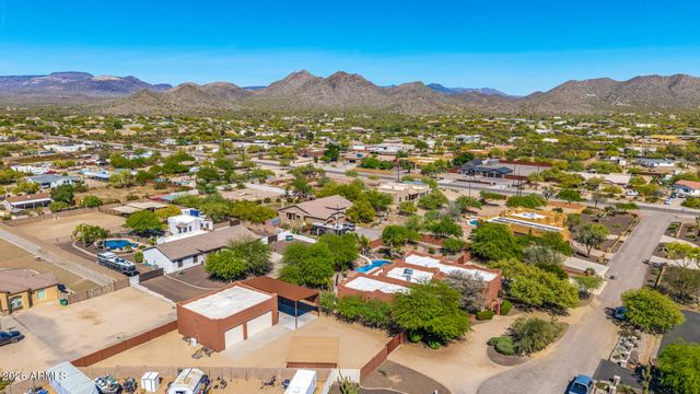 2324 E LA VERNA Way, Phoenix, AZ 85086